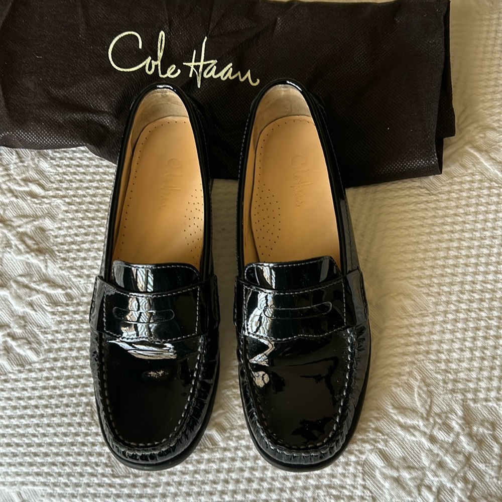 Cole Haan black patent leather moccasin 6